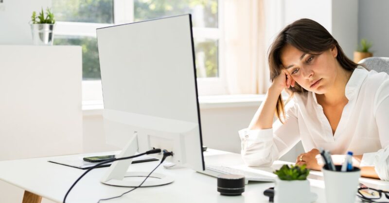 women at work desk